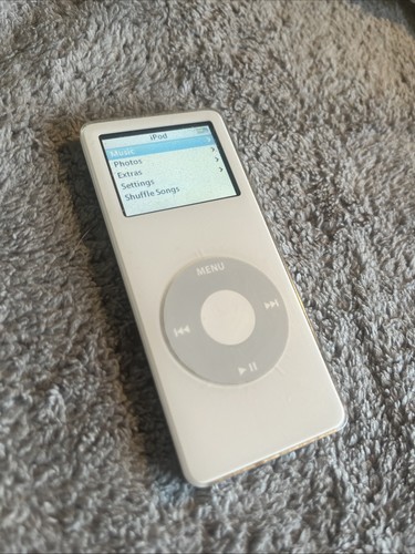 Apple ipod nano 1st generation - apple,