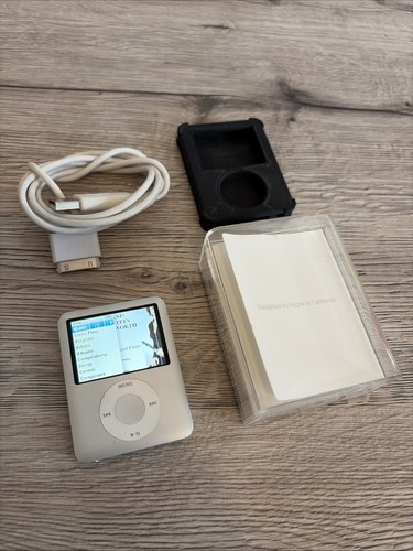Ipod nano 3rd generation 8gb - ipod,