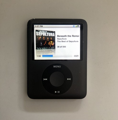Black apple ipod nano - apple,