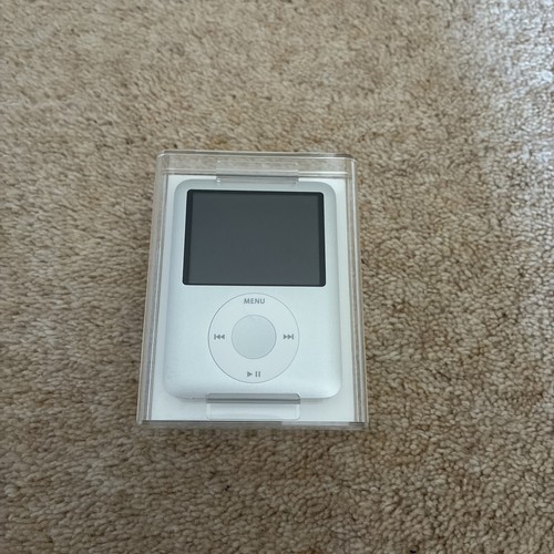 Ipod nano silver - 4gb, 3rd